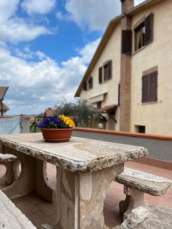 Tuscan Room San Quirico dʼOrcia 0*,